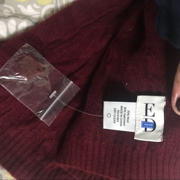 {ED by Ellen} Scarf and Gloves set NWT - Picture 3 of 8